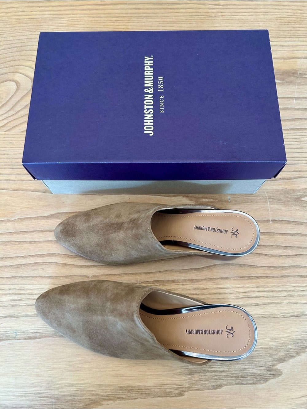 Johnston & Murphy Women's Trista Suede Mule in Whiskey Brown